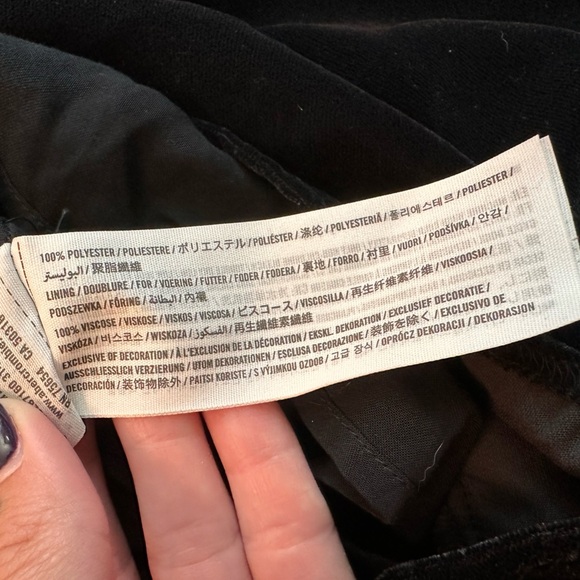 Abercrombie & Fitch High Neck Velvet & Lace V-Neck Romper. Size 0. - Picture 11 of 11